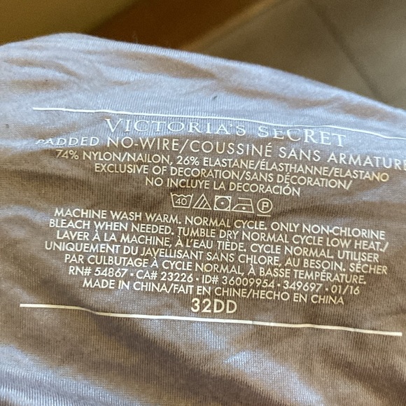 Victoria’s Secret‎ bra 32DD - Picture 4 of 4